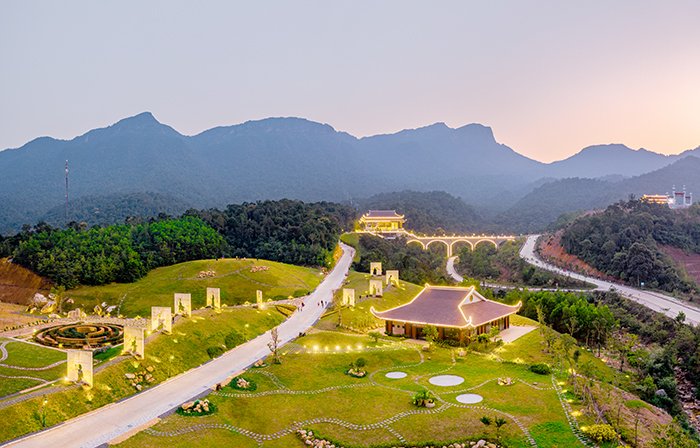 Tour Yên Tử 1 Ngày Trọn Gói | Hành Trình Về Đất Phật