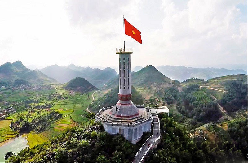 Tour Xe Máy Hà Giang 2 Ngày 2 Đêm | Easy Rider – Mã Pì Lèng – Đồng Văn
